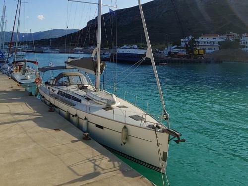 Yacht Bavaria 56 Cruiser for charter in Lavrio