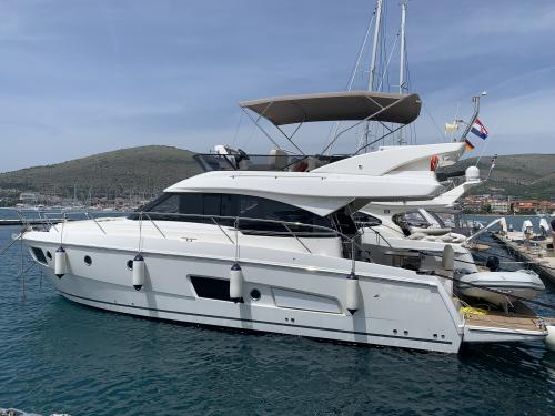 Segelyacht Bavaria Virtess 420 Fly Yachtcharter in Trogir