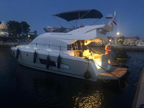 Yacht Bavaria Virtess 420 Fly for rent in Sibenik