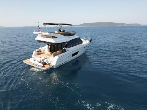 Sailboat Bavaria Virtess 420 Fly for rent in Trogir
