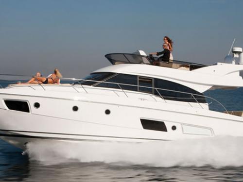 Segelyacht Bavaria Virtess 420 Fly chartern in Marina Punat