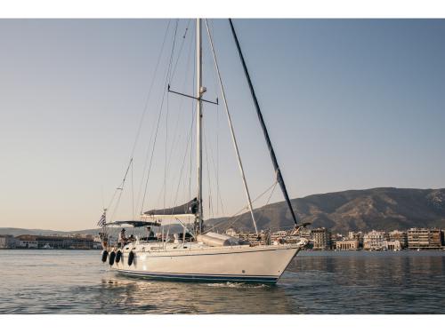 Sailboat Beneteau 50 for rent in Volos