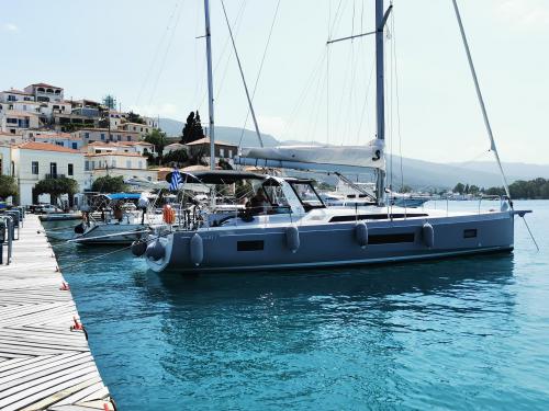 Sailing yacht Beneteau 51 for rent in Athens