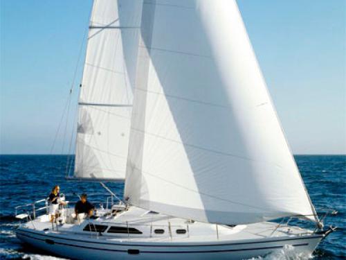 Sailing yacht Catalina 36 available for charter in Nanaimo