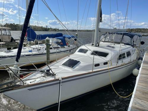 Yacht Catalina 45 chartern in Rock Hall Yacht Catalina 45 chartern in Rock Hall