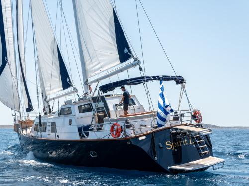 Segelboot CCYD 85 chartern in Zea Marina