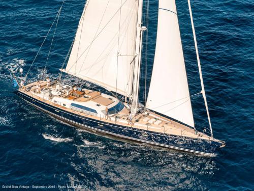 Yacht CNB 95 for hire in Saint Mandrier sur Mer