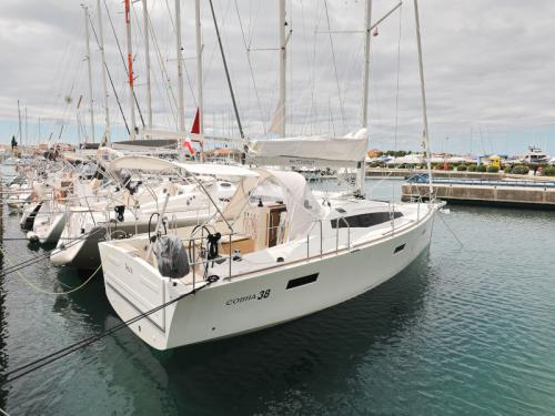 Segelyacht Cobra 38 Yachtcharter in Sukosan Bibinje
