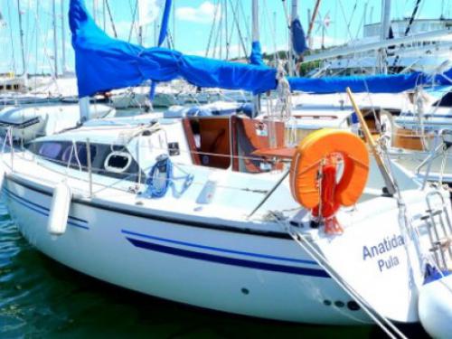 Sailing boat Comet 860 for charter in ACI marina Pula