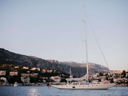 Luxury sailing yacht for rent Rodney Bay Marina