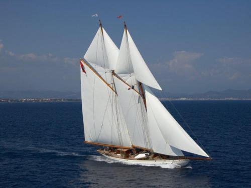 Luxury sailing yacht for charter in Saint Mandrier sur Mer