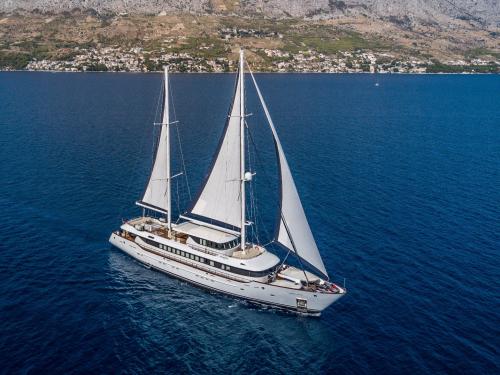 46m Luxus Segelyacht Aiaxaia chartern in Kroatien