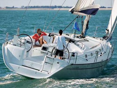 Sailing boat Cyclades 39 for hire in Marina La Lonja
