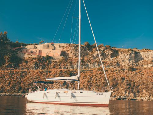 Sailing boat Cyclades 393 for rent in Milazzo