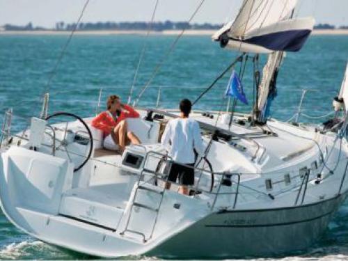 Segelyacht Cyclades 43 Yachtcharter in La Rochelle