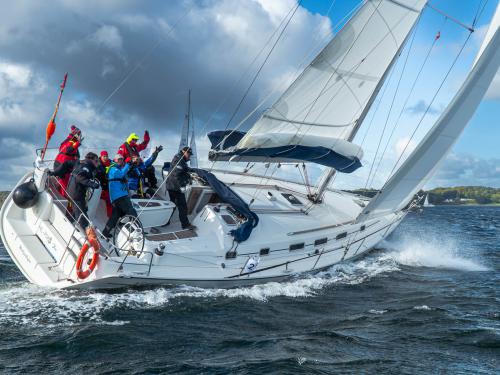 Yacht Cyclades 43 chartern in Heiligenhafen Yachthafen