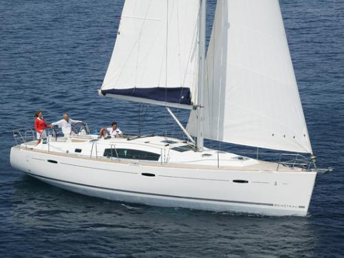 Sailing yacht Oceanis 43 available for charter in Pirita Marina