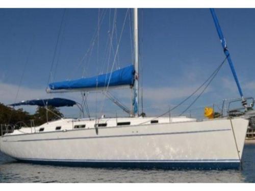 Yacht Cyclades 43.4 for charter in Volos