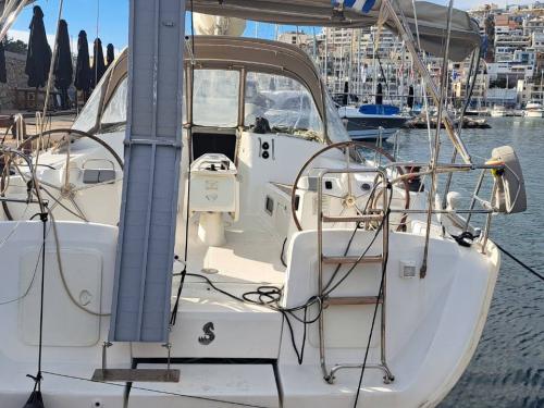 Segelyacht Cyclades 50.5 Yachtcharter in Yachthafen von Lavrio