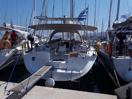 Yacht Cyclades 50.5 Yachtcharter in Zea Marina