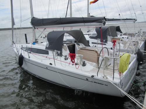 Sailboat Dehler 34 for hire in Saltsjobaden