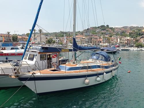 Sailing yacht Dehler 37 available for charter in Milazzo