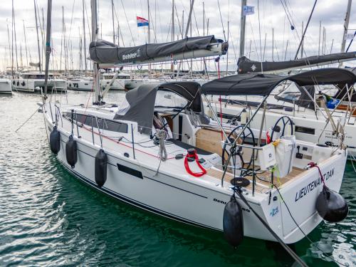 Segelyacht Dehler 38 SQ Yachtcharter in Marina Punat