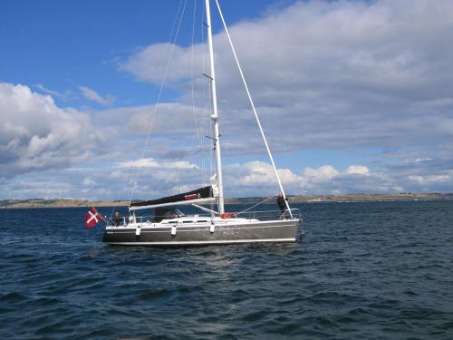 Yacht Dehler 39 - Sailboat Charter Monnickendam