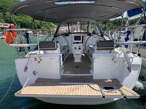Sailboat Delta 41 for rent in Paraty