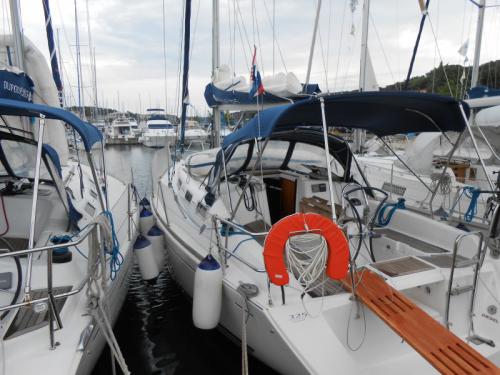 Yacht Dufour 325 Grand Large for rent in Marina Veruda