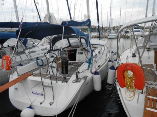 Segelboot Dufour 325 Grand Large chartern in Pula