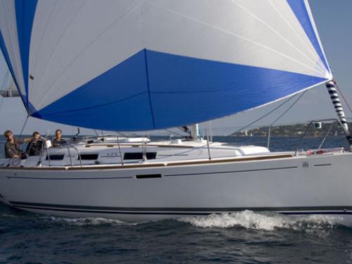 Yacht Dufour 325 Grand Large for rent in Marina Frapa