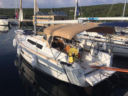 Yacht Dufour 350 Grand Large Yachtcharter in Marina Punat