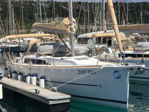 Sailing boat Dufour 350 Grand Large for charter in Primosten