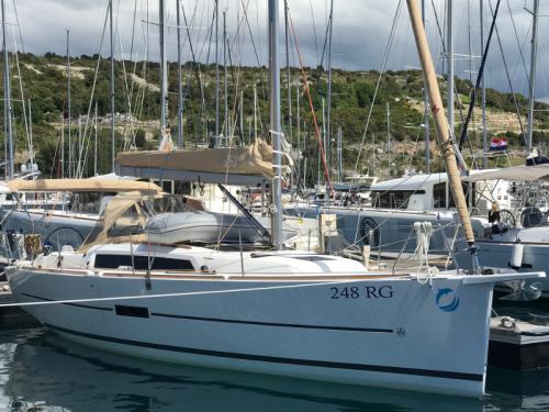 Segelyacht Dufour 350 Grand Large chartern in Marina Kremik