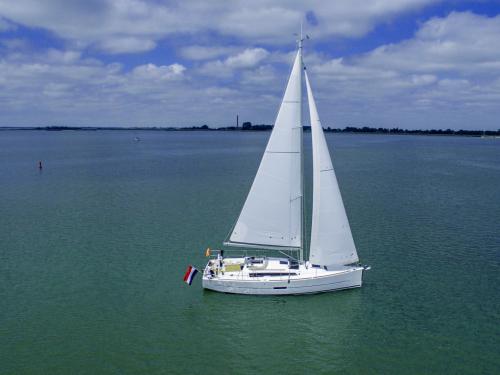 Yacht Dufour 360 Grand Large for rent in Marseilles