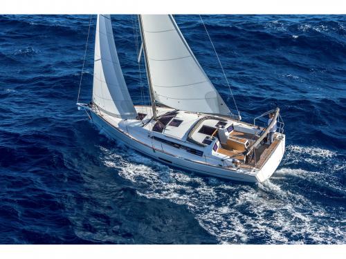 Yacht Dufour 360 Grand Large Yachtcharter in Capo d Orlando Marina