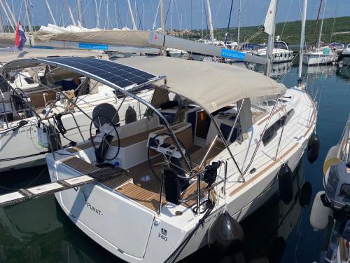 Yacht Dufour 360 Grand Large for rent in Krk