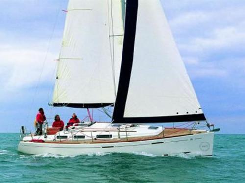 Segelboot Dufour 365 Grand Large Yachtcharter in La Trinite sur Mer Hafen