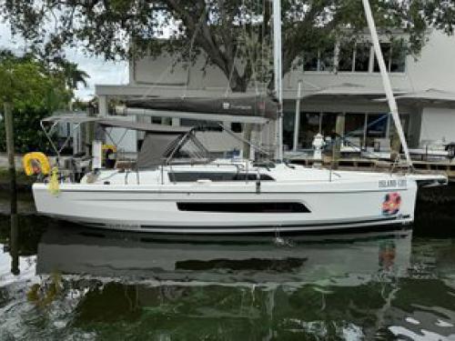 Sailing yacht Dufour 37 available for charter in Marsh Harbour Sailing yacht Dufour 37 available for charter in Marsh Harbour