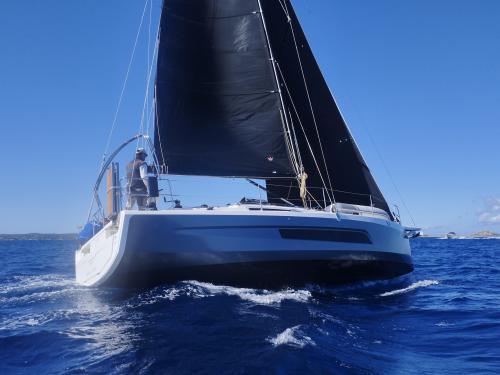 Sailing boat Dufour 37 for charter in Portisco