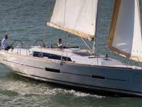 Yacht Dufour 382 Grand Large chartern in La Trinite sur Mer