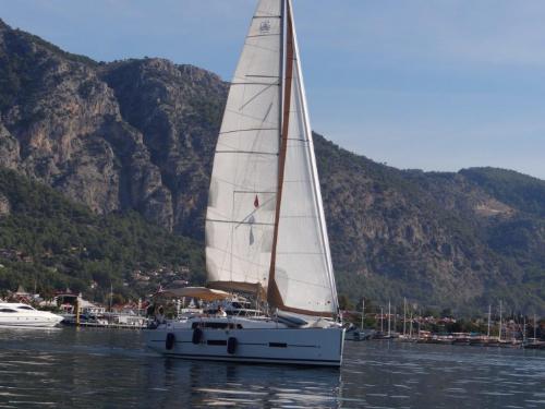 Segelyacht Dufour 382 Grand Large chartern in Göcek Belediyesi Marina