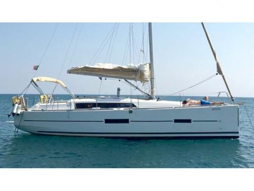 Yacht Dufour 382 Grand Large chartern in Marina de Portimao