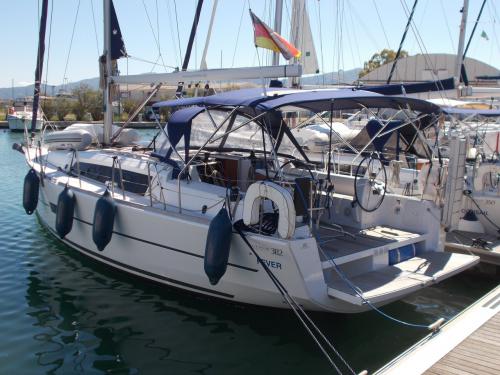 Sailboat Dufour 382 Grand Large available for charter in Portoferraio