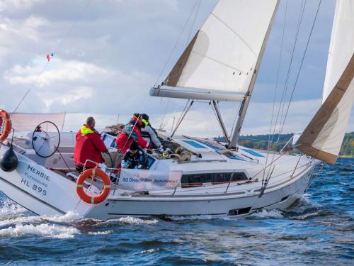 Yacht Dufour 382 Grand Large chartern in Flensburg