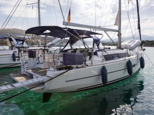 Sailboat Dufour 382 Grand Large for rent in Golfo Aranci