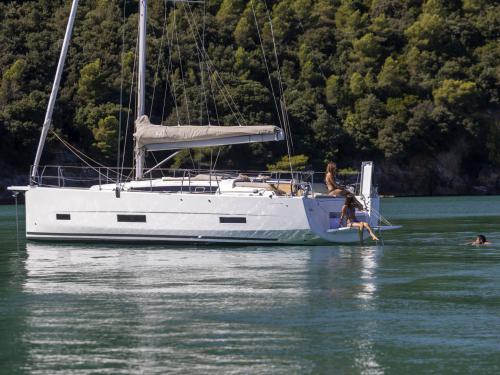 Segelyacht Dufour 390 Grand Large Yachtcharter in Portisco