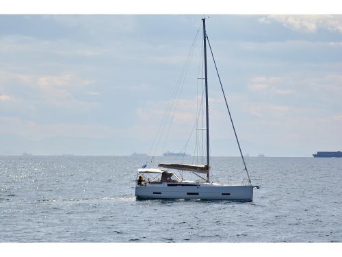 Yacht Dufour 390 Grand Large chartern in Gouvia