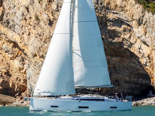 Segelyacht Dufour 390 Grand Large Yachtcharter in Messina